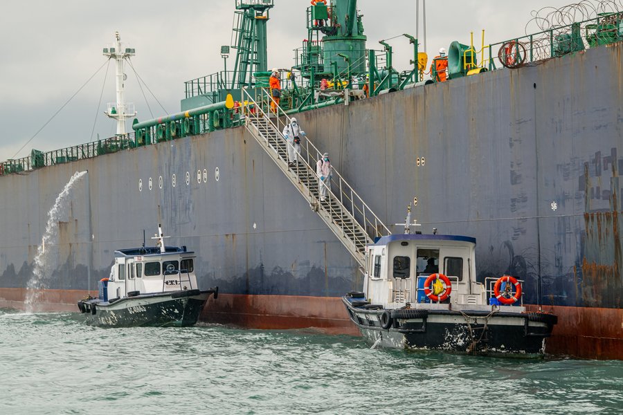 1+Crew+disembarking+from+ship,+STI+Carnaby 1+Crew+disembarking+from+ship,+STI+Carnaby