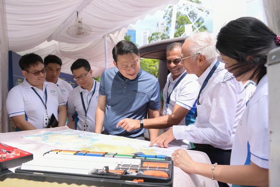 Dr Lam touring hydro exh