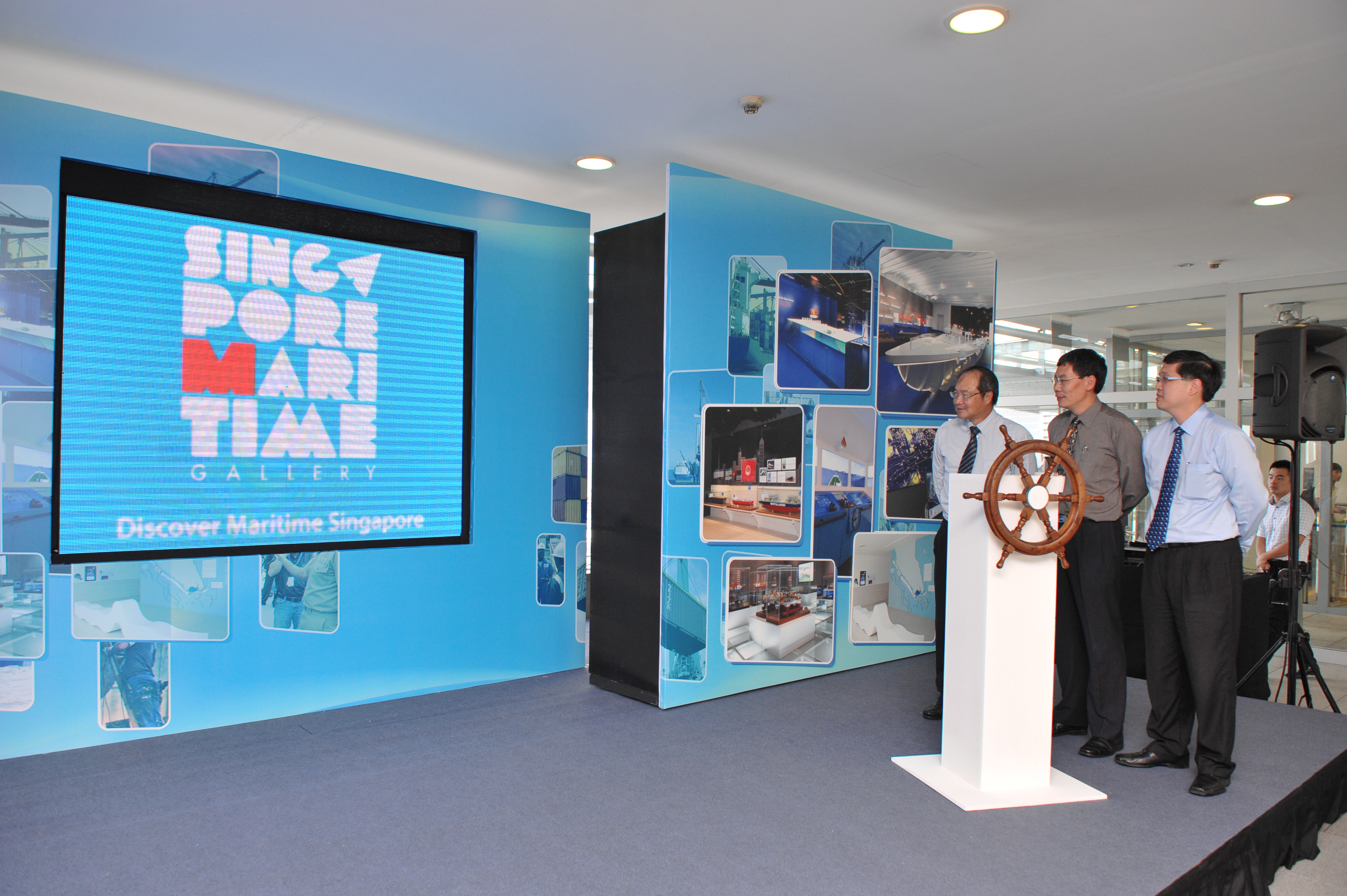 mr_lucien_wong_minister_lui_mr_lam_yi_young_at_the_opening_of_smg