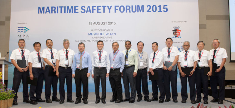 Group photo with industry partners and harbour pilot recipients of the certifications of commendation
